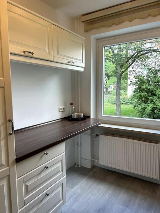Country Style With Balcony Near Fair Apartment Hannover